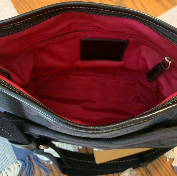 Coach Signature C - Picture 3 of 5